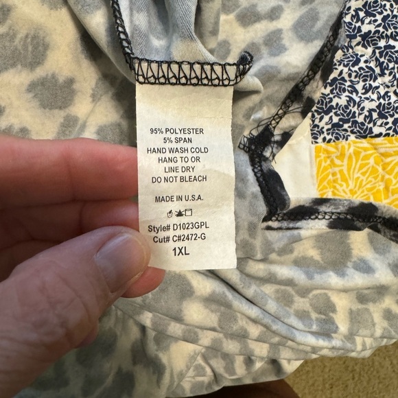 Super cute and comfy maxi dress! Animal print. 1X - Picture 5 of 5